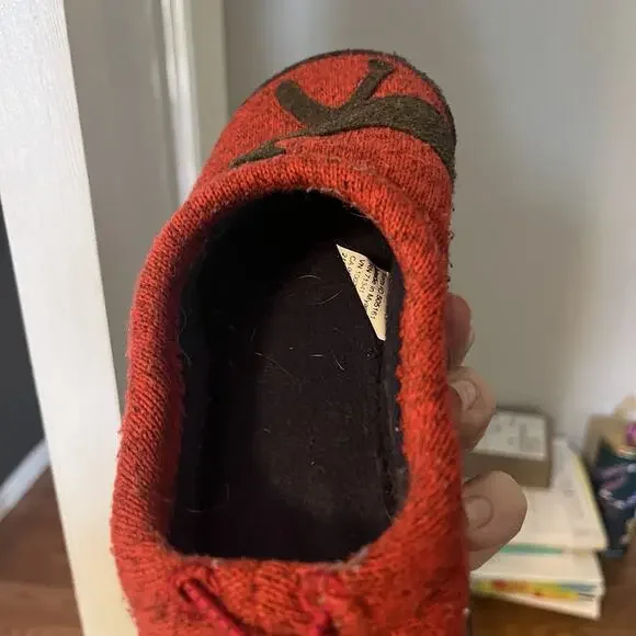 LL Bean Kids' Sweater Fleece Slippers 3-4 Moose Motif Red Black Cozy Cute Warm - Picture 7 of 10